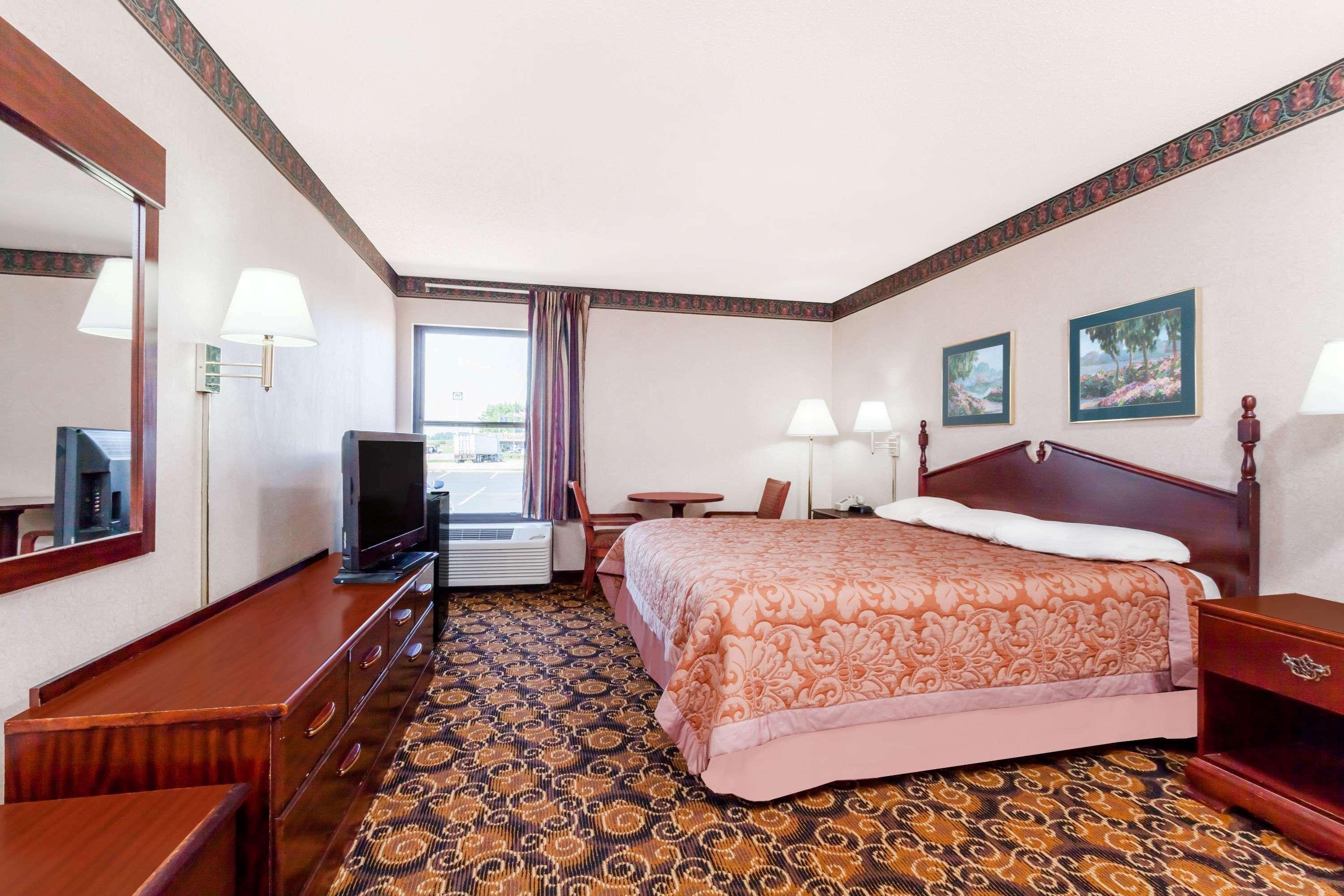 Super 8 By Wyndham Evansville North Stacer Zewnętrze zdjęcie