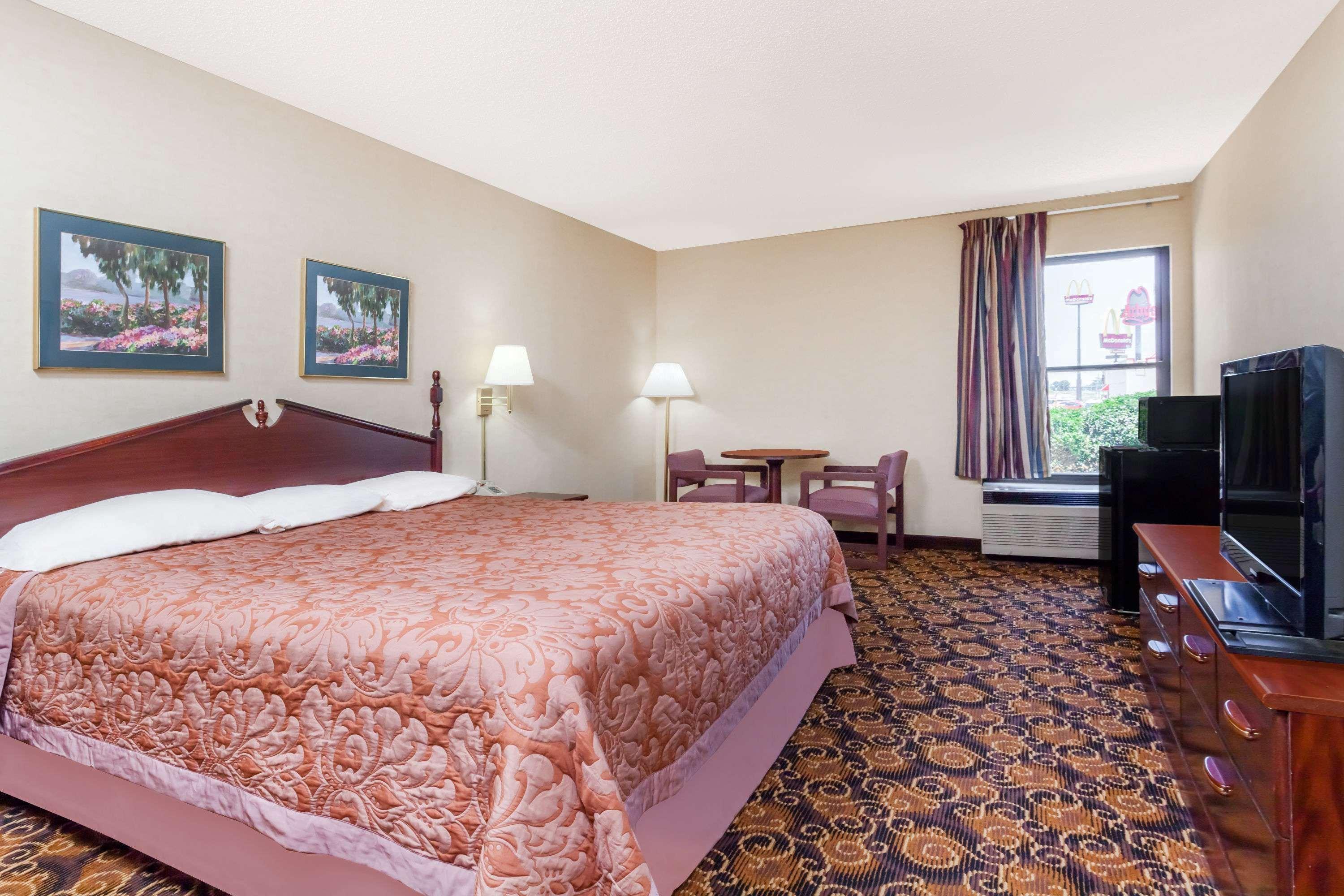Super 8 By Wyndham Evansville North Stacer Zewnętrze zdjęcie