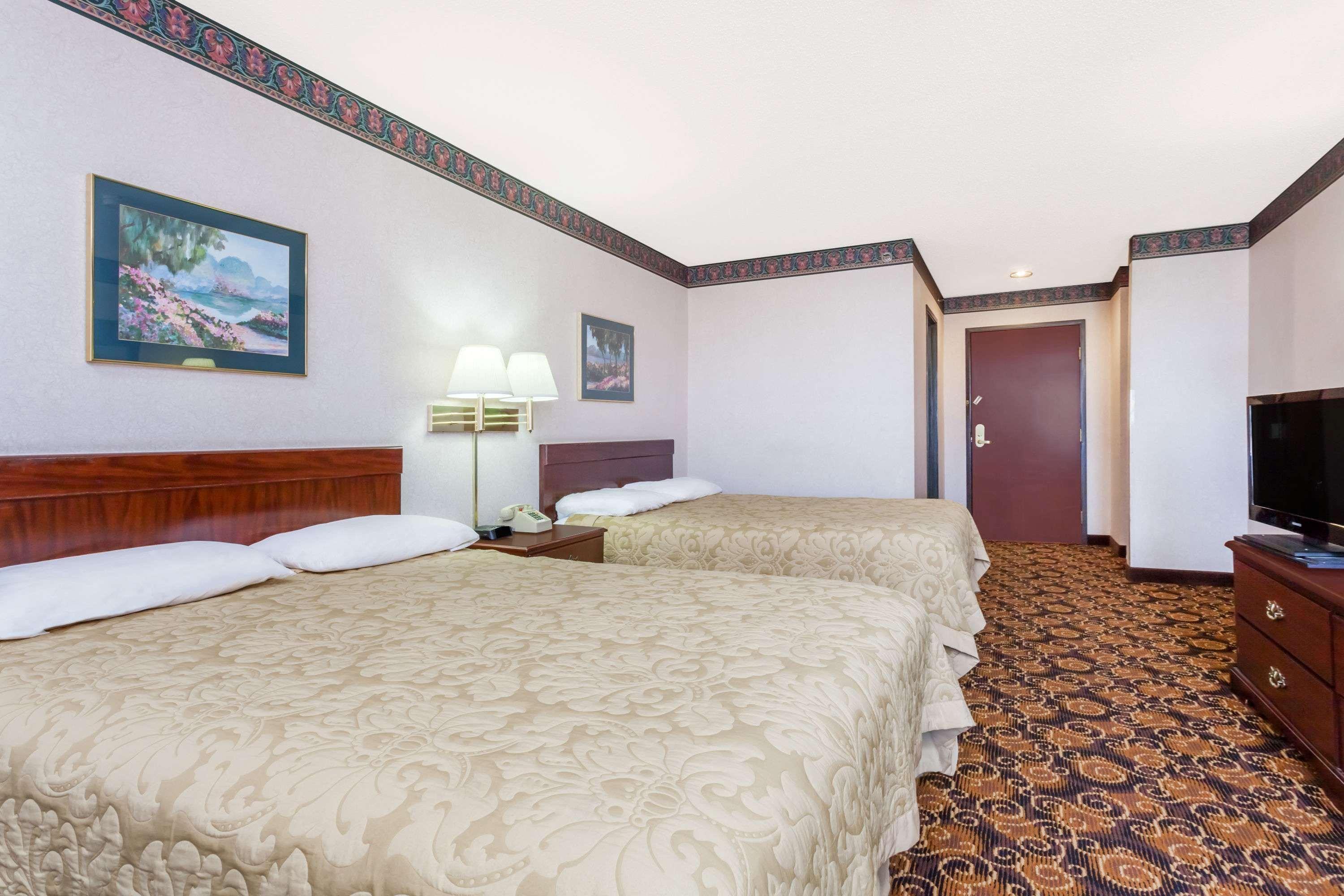 Super 8 By Wyndham Evansville North Stacer Zewnętrze zdjęcie