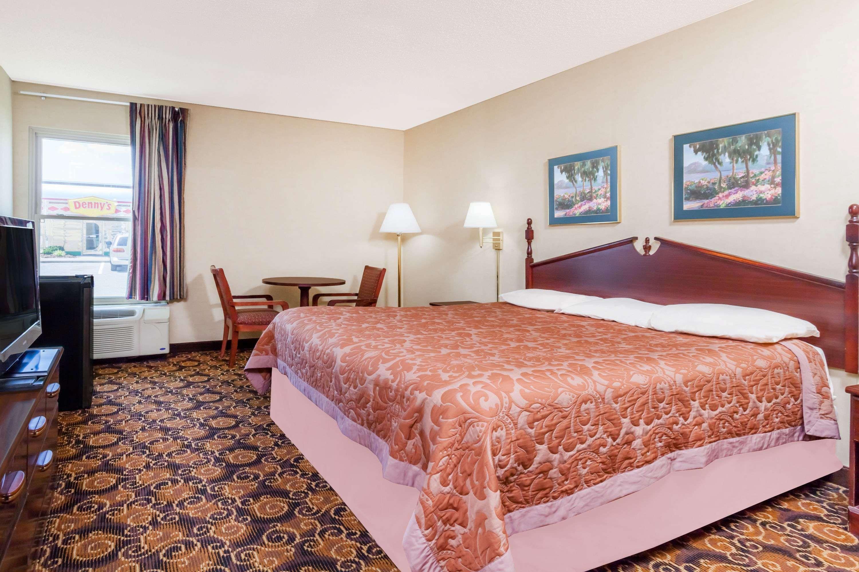 Super 8 By Wyndham Evansville North Stacer Zewnętrze zdjęcie