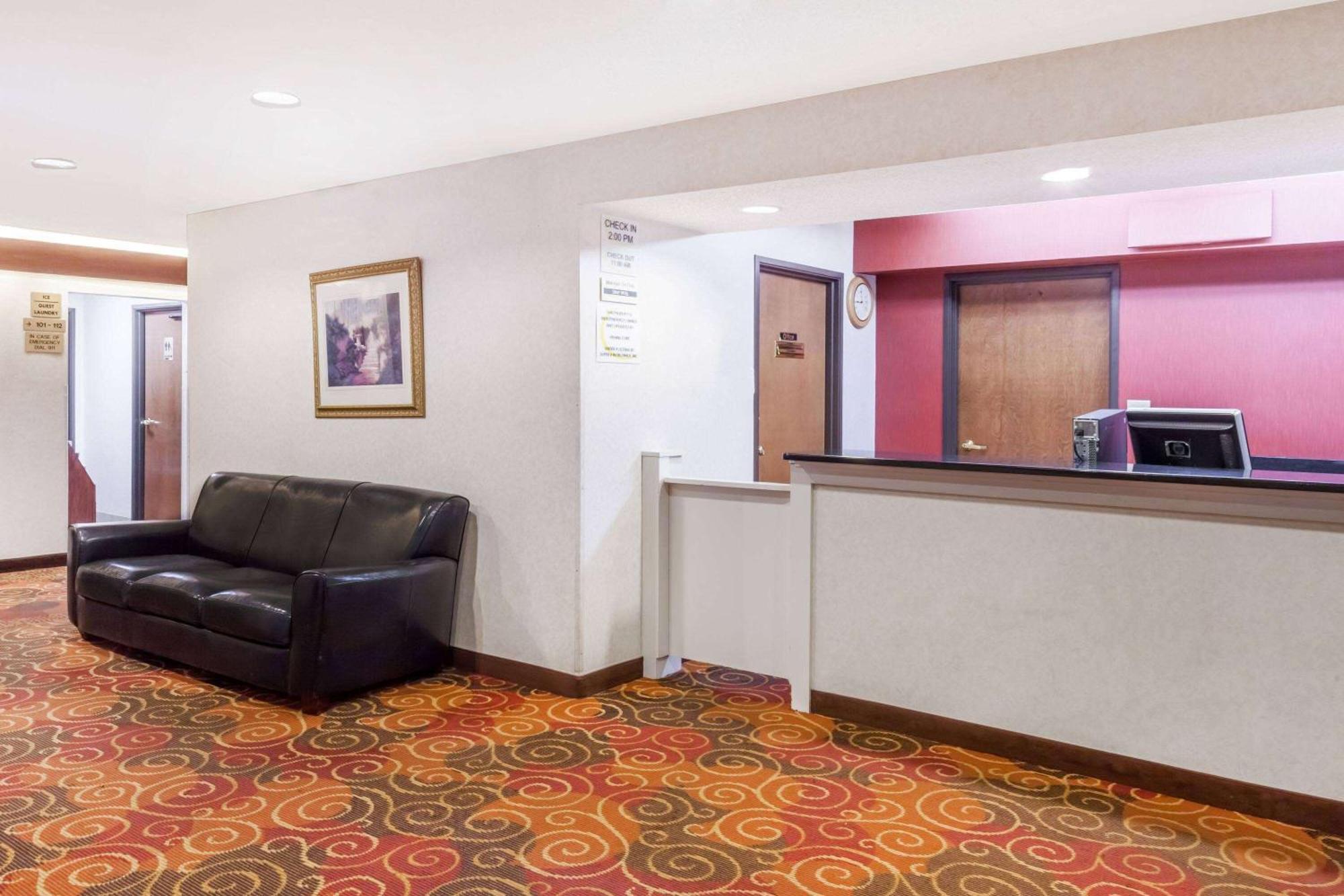 Super 8 By Wyndham Evansville North Stacer Zewnętrze zdjęcie
