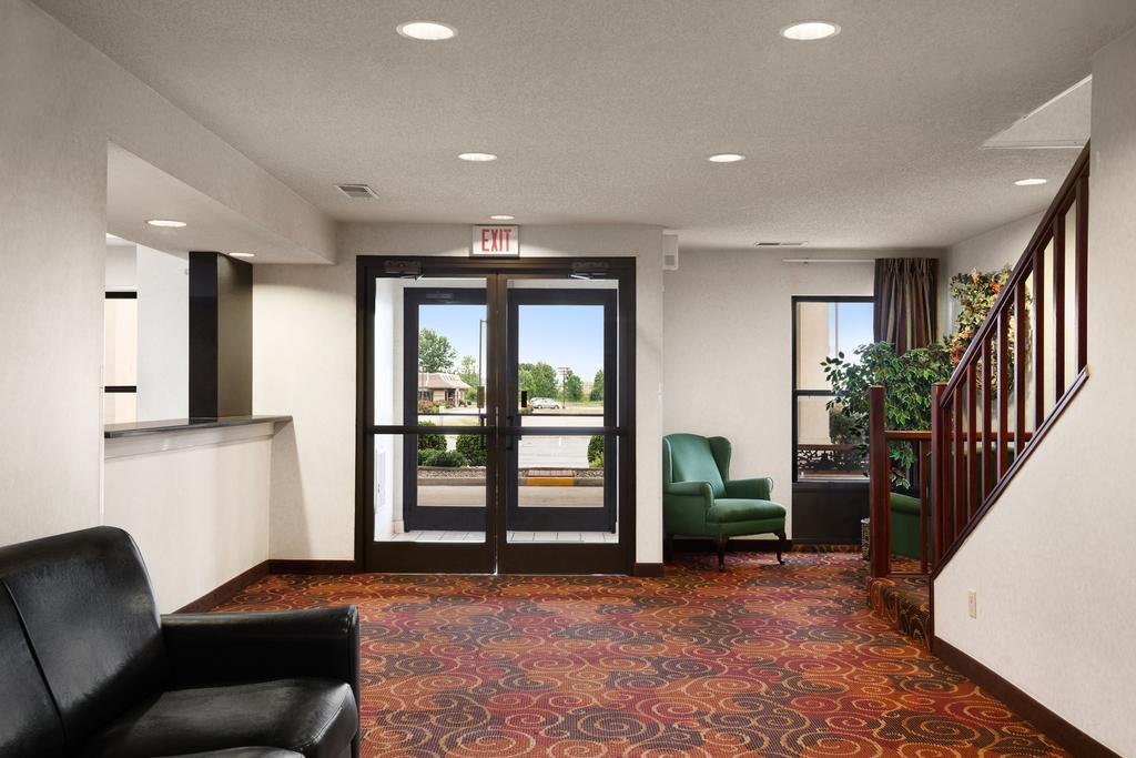 Super 8 By Wyndham Evansville North Stacer Zewnętrze zdjęcie