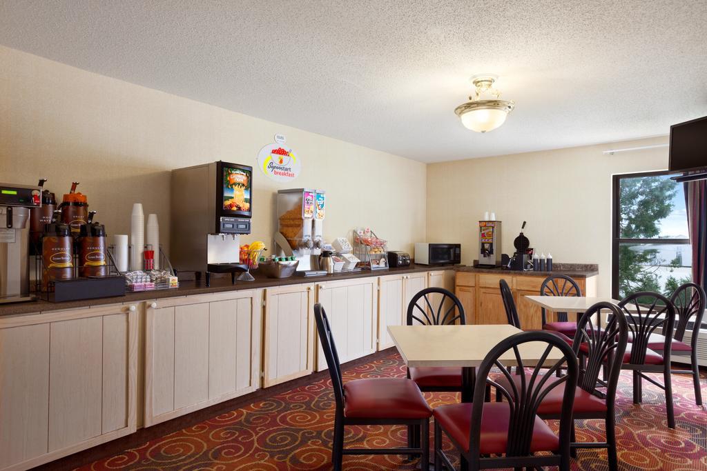 Super 8 By Wyndham Evansville North Stacer Zewnętrze zdjęcie