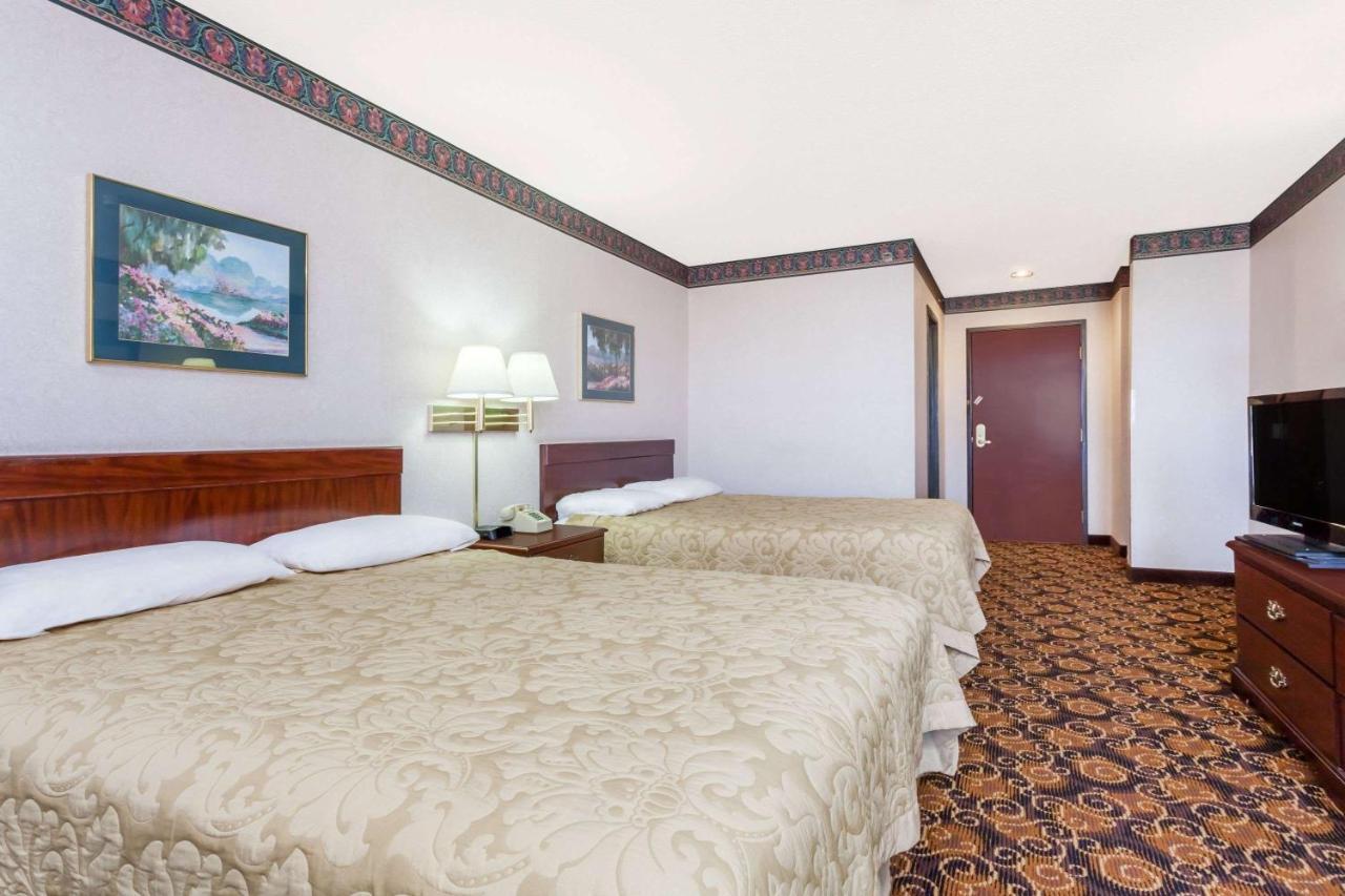 Super 8 By Wyndham Evansville North Stacer Zewnętrze zdjęcie